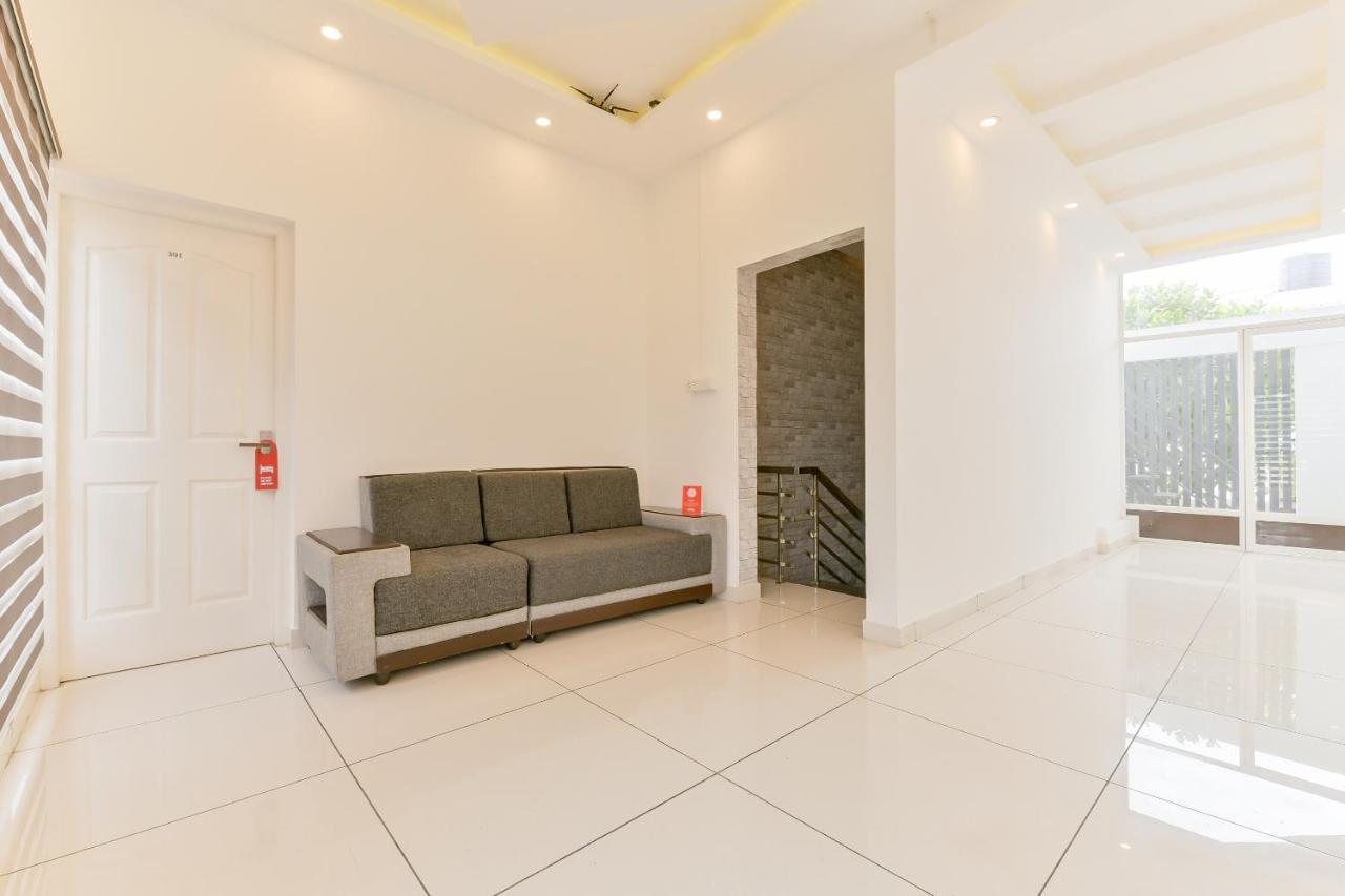 Vaccinated Staff - Oyo 15973 F Square Hotel Kochi Ngoại thất bức ảnh